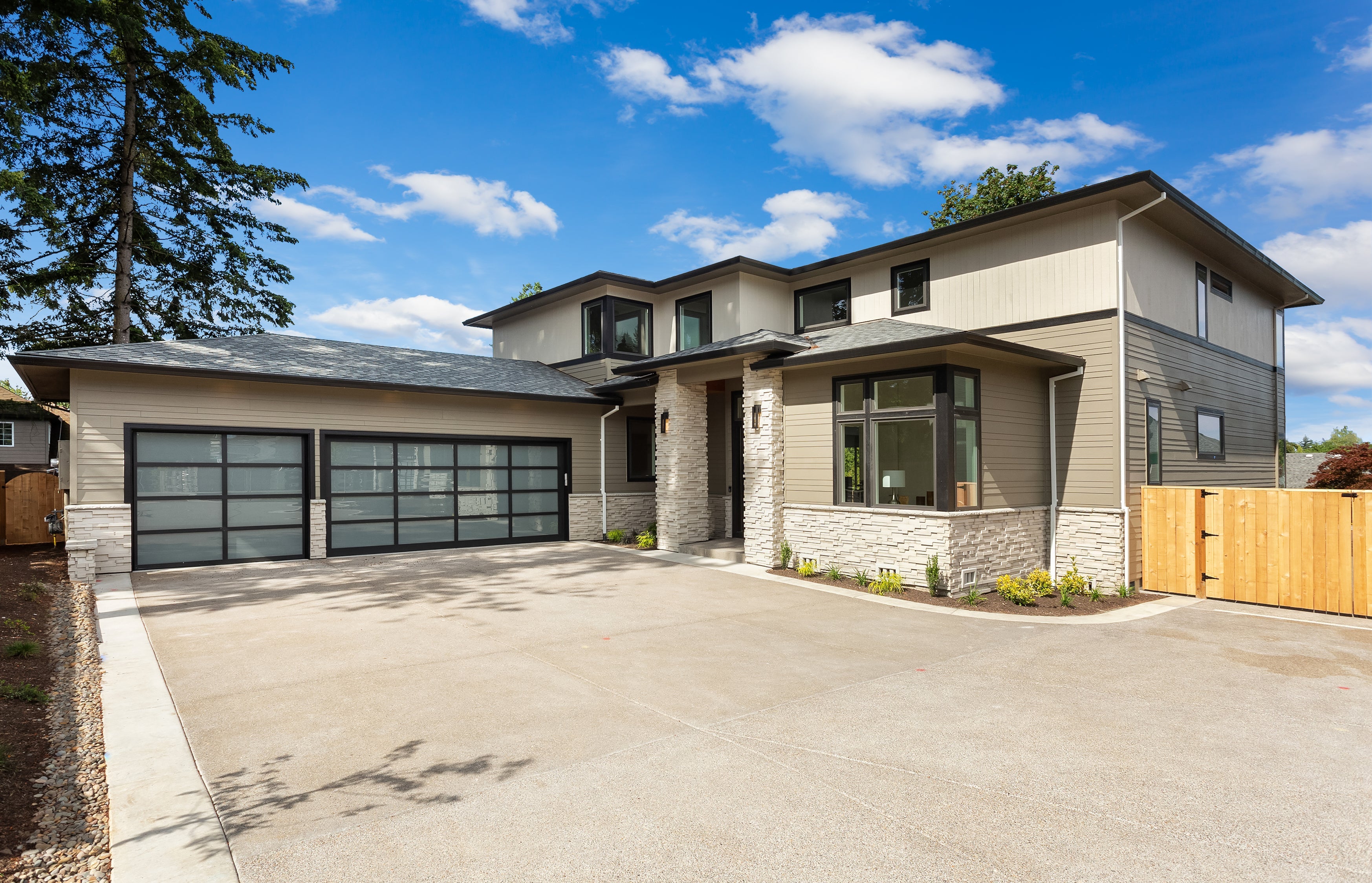 14X7 Full View Garage Door on Traditional House